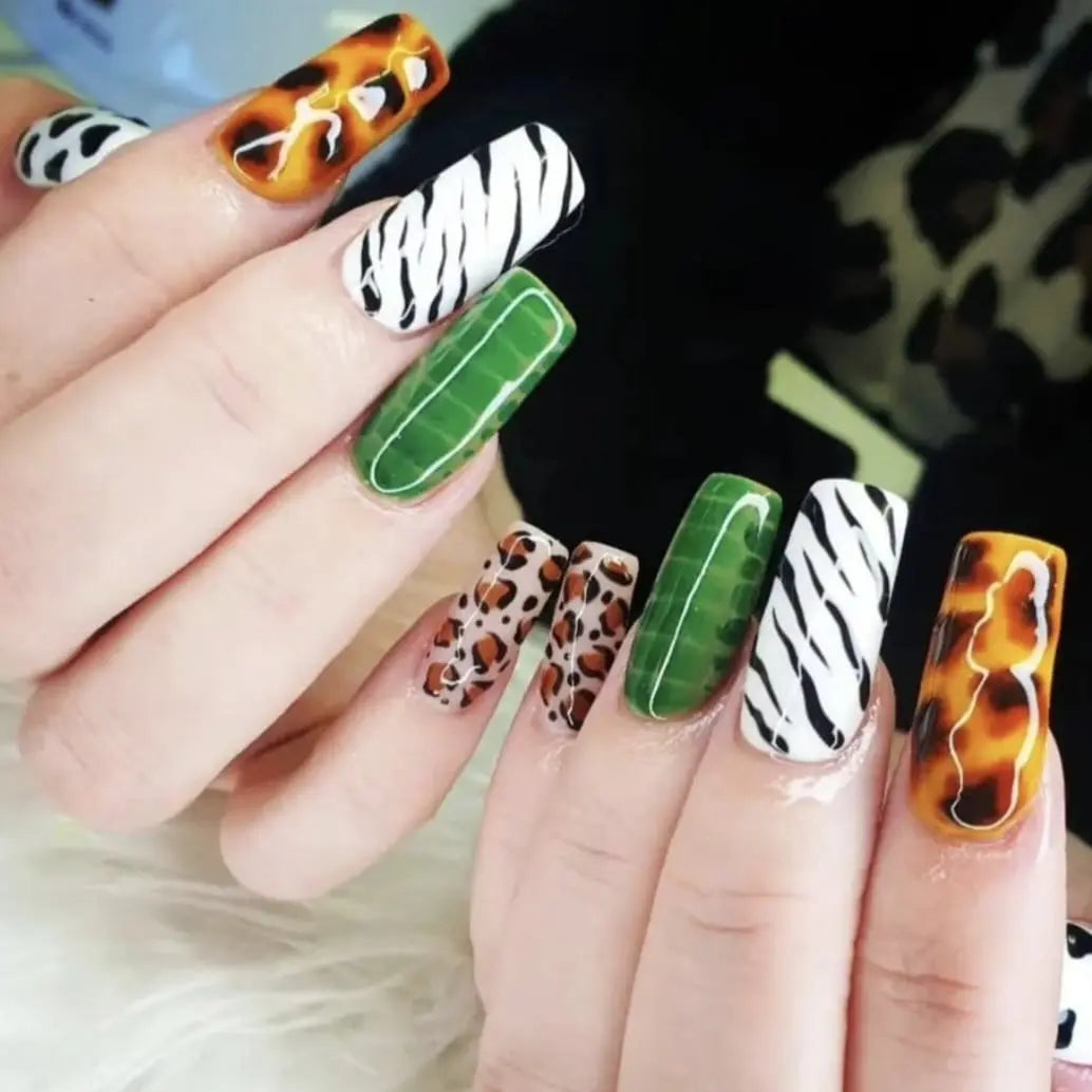 Brandy Snaps - UGGP-A0319 Urban Graffiti Gel Polish 15ml   Naio Nails